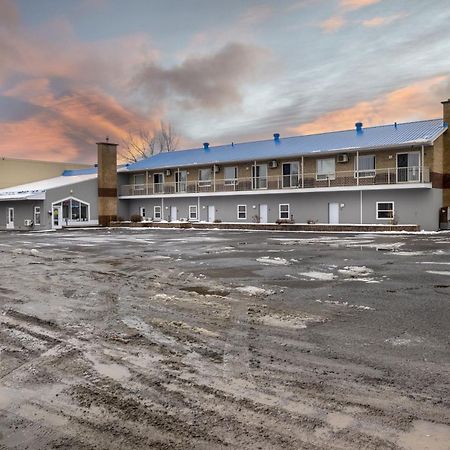 Motel Et Condo Chez Charley Sainte-Anne-de-Beaupre Exterior photo